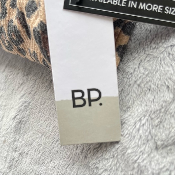 NWT bp Leopard Print Crewneck Sweater - Picture 4 of 7